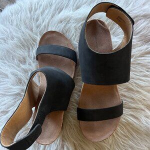 Adrienne Vittadini Sandals Size 8.5M Black Wedge Ankle Strap Open Toe